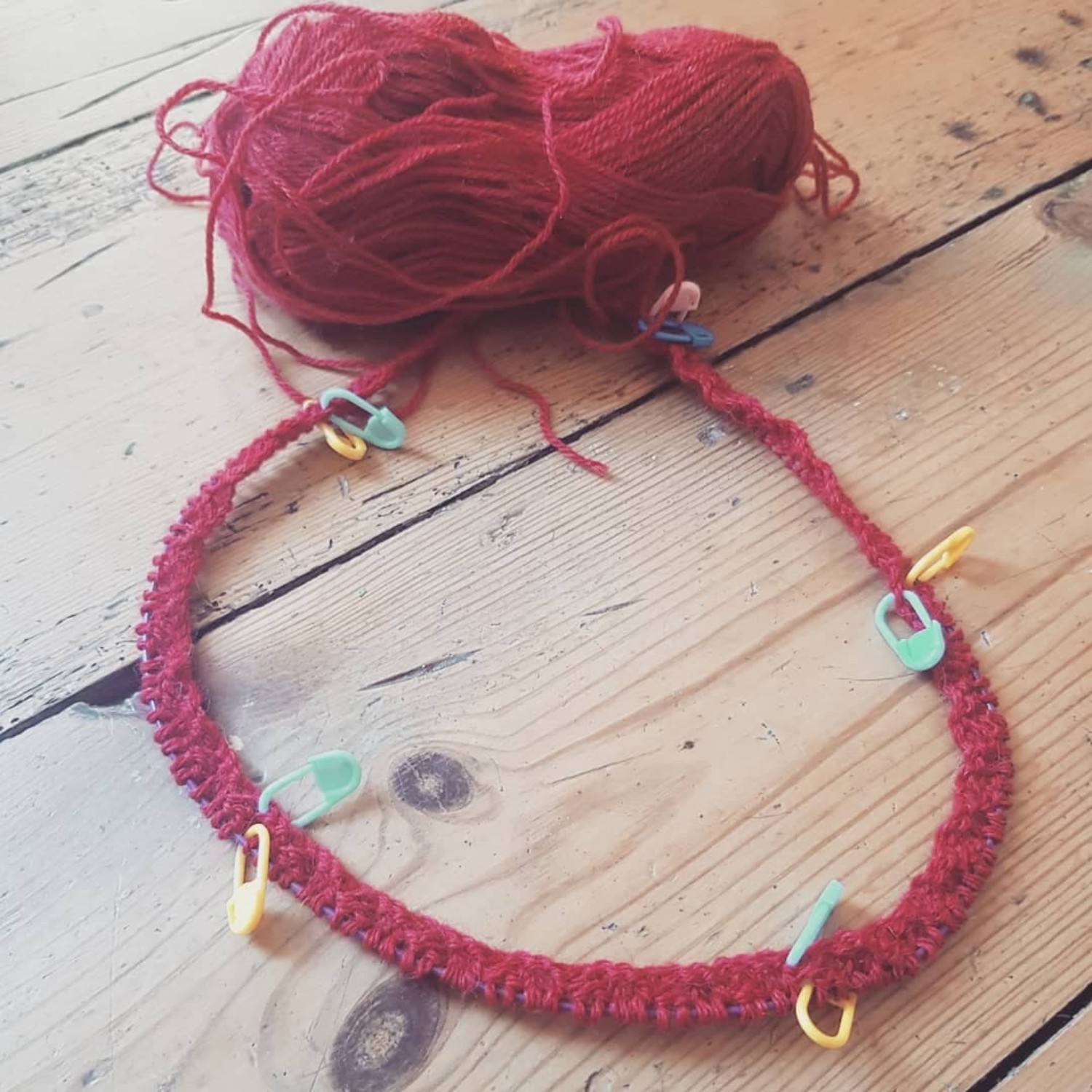 Norwegian Rose Headband Cast On